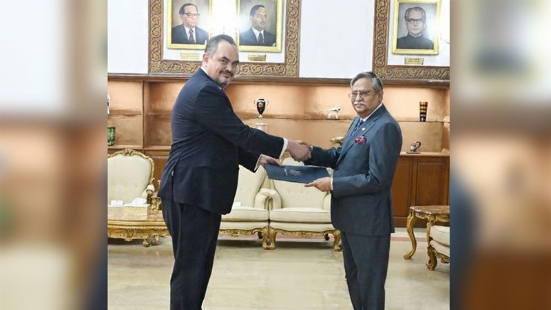 রাষ্ট্রপতির কাছে নতুন মার্কিন রাষ্ট্রদূতের পরিচয়পত্র পেশ