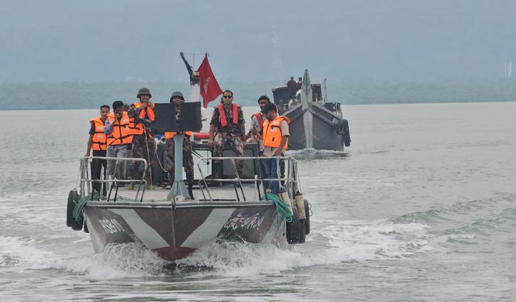 নাফ নদে এক লাখ ৯০ হাজার ইয়াবাসহ আটক ৩