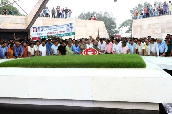 জিয়াউর রহমান ও খালেদা জিয়ার কবরে বিএনপির স্থায়ী কমিটির নতুন চার সদস্যের শ্রদ্ধা