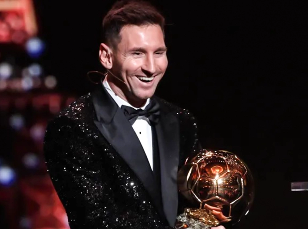 ১৭তম বার বর্ষসেরা ফুটবলারের তালিকায় মেসি