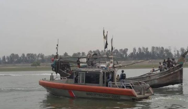 উপকূলীয় ও নদীতীরবর্তী এলাকায় দুর্গাপূজার নিরাপত্তায় ৩৪০০ কোস্টগার্ড সদস্য মোতায়েন